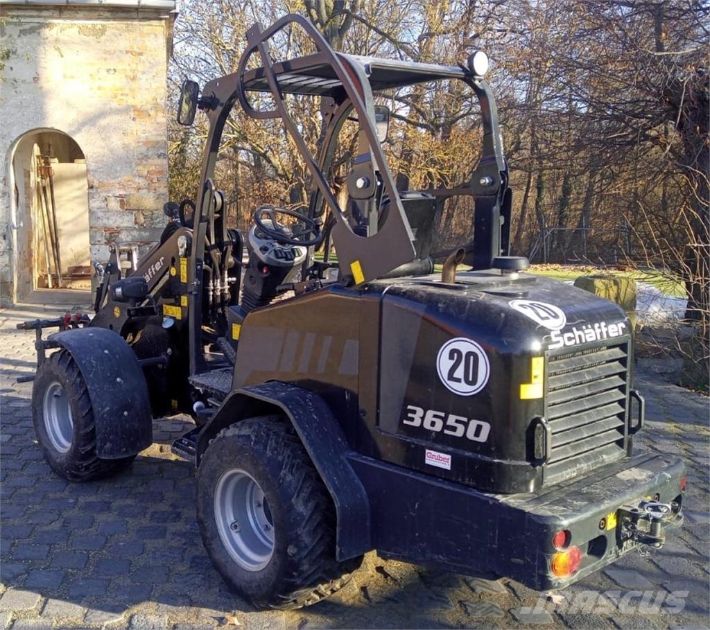 Schäffer 3650 Black Edition Čelni nakladalci in kopači