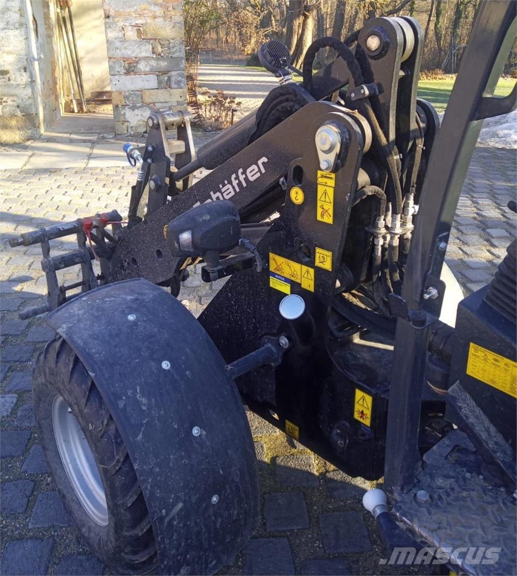 Schäffer 3650 Black Edition Čelni nakladalci in kopači