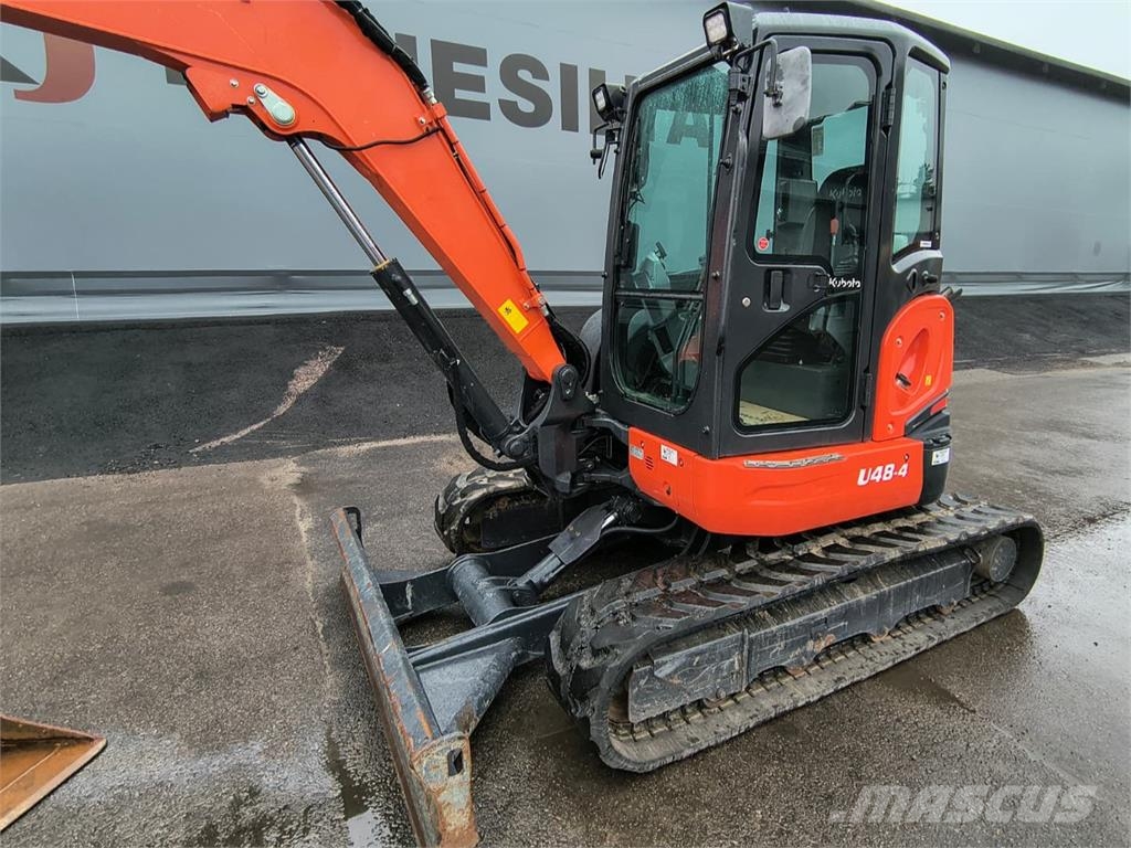 Kubota U48-4 PYÖRITTÄJÄLLÄ Mini bageri < 7t