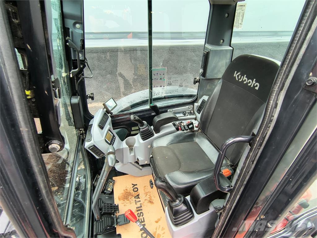 Kubota U48-4 PYÖRITTÄJÄLLÄ Mini bageri < 7t
