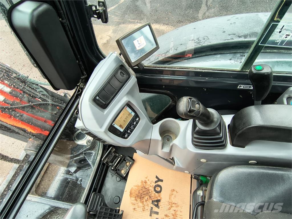 Kubota U48-4 PYÖRITTÄJÄLLÄ Mini bageri < 7t