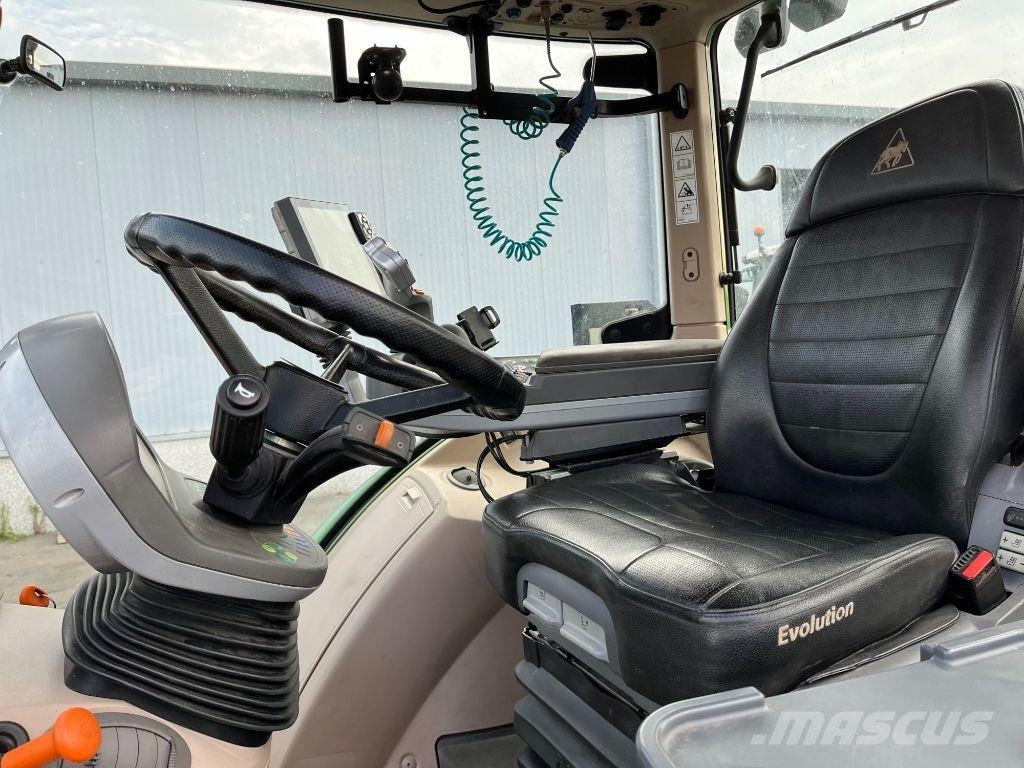 Fendt 724 VARIO PROFI + Traktoren