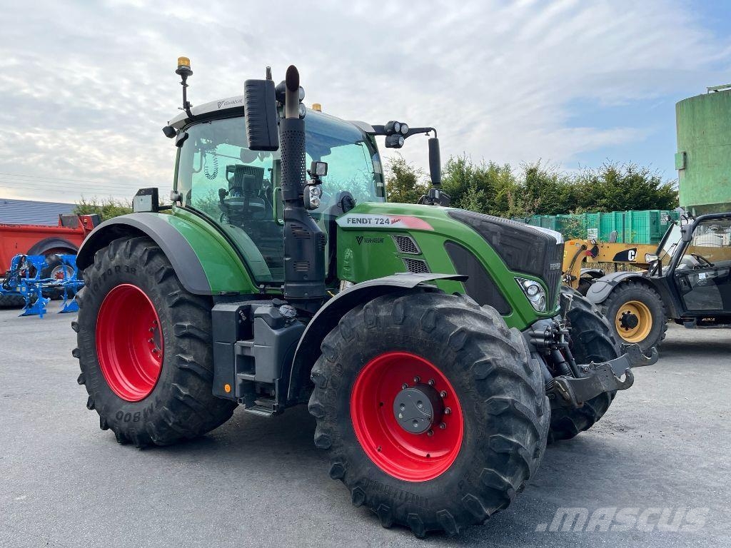 Fendt 724 VARIO PROFI + Traktoren