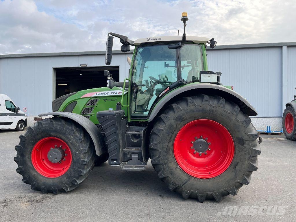 Fendt 724 VARIO PROFI + Traktoren