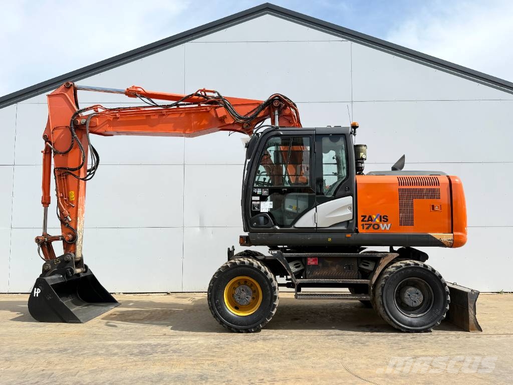 Hitachi ZX170W-5B - Blade / Triple Boom / Auto Greasing Wielgraafmachines