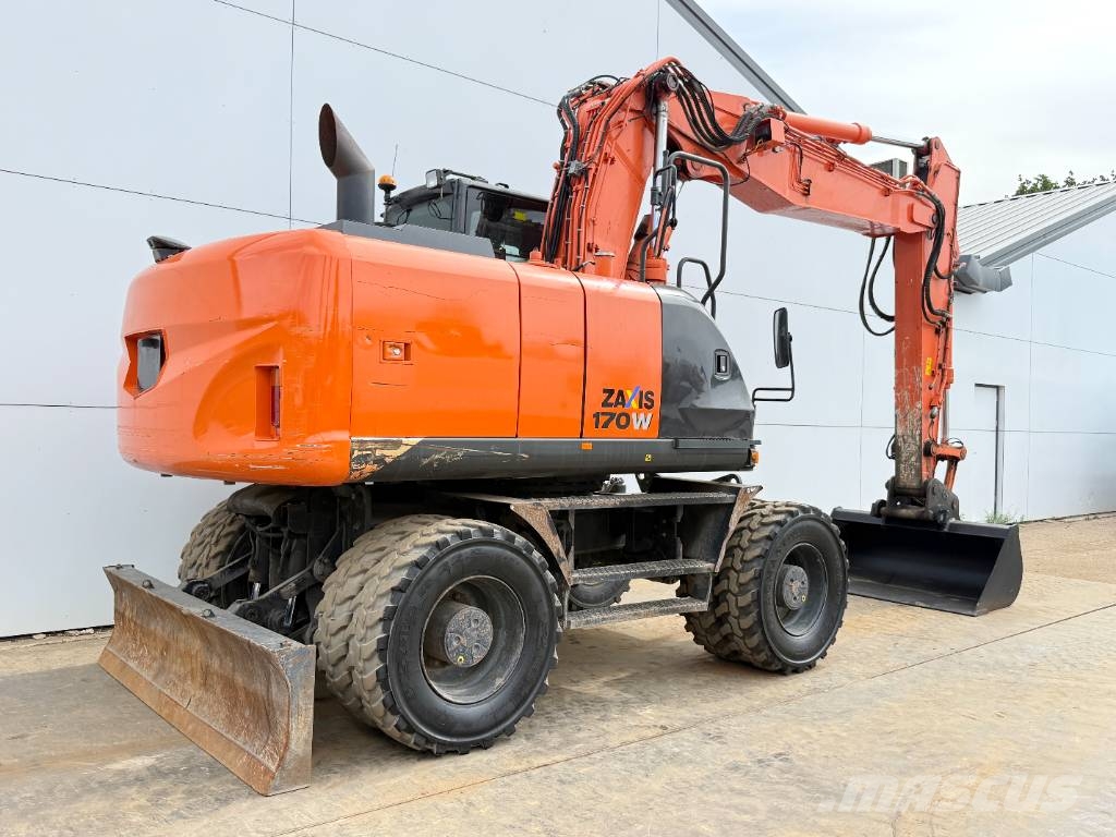 Hitachi ZX170W-5B - Blade / Triple Boom / Auto Greasing Wielgraafmachines
