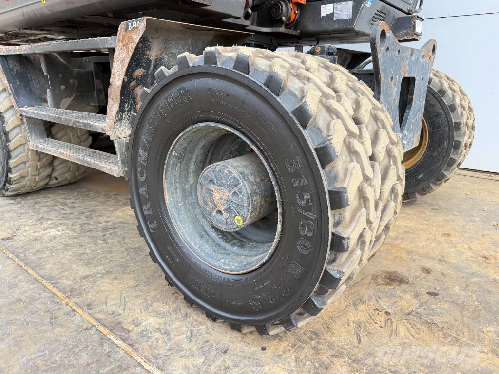 Hitachi ZX170W-5B - Blade / Triple Boom / Auto Greasing Wielgraafmachines