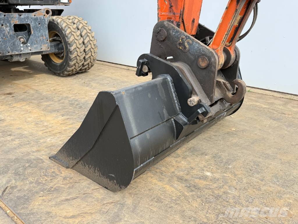 Hitachi ZX170W-5B - Blade / Triple Boom / Auto Greasing Wielgraafmachines