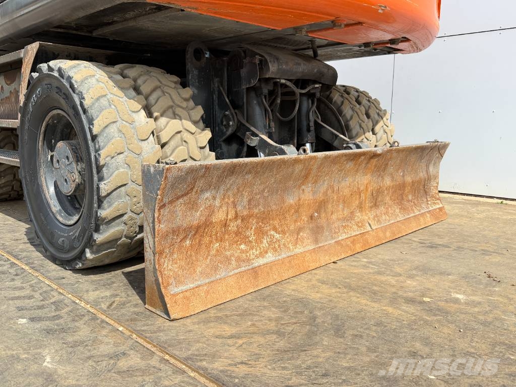 Hitachi ZX170W-5B - Blade / Triple Boom / Auto Greasing Wielgraafmachines