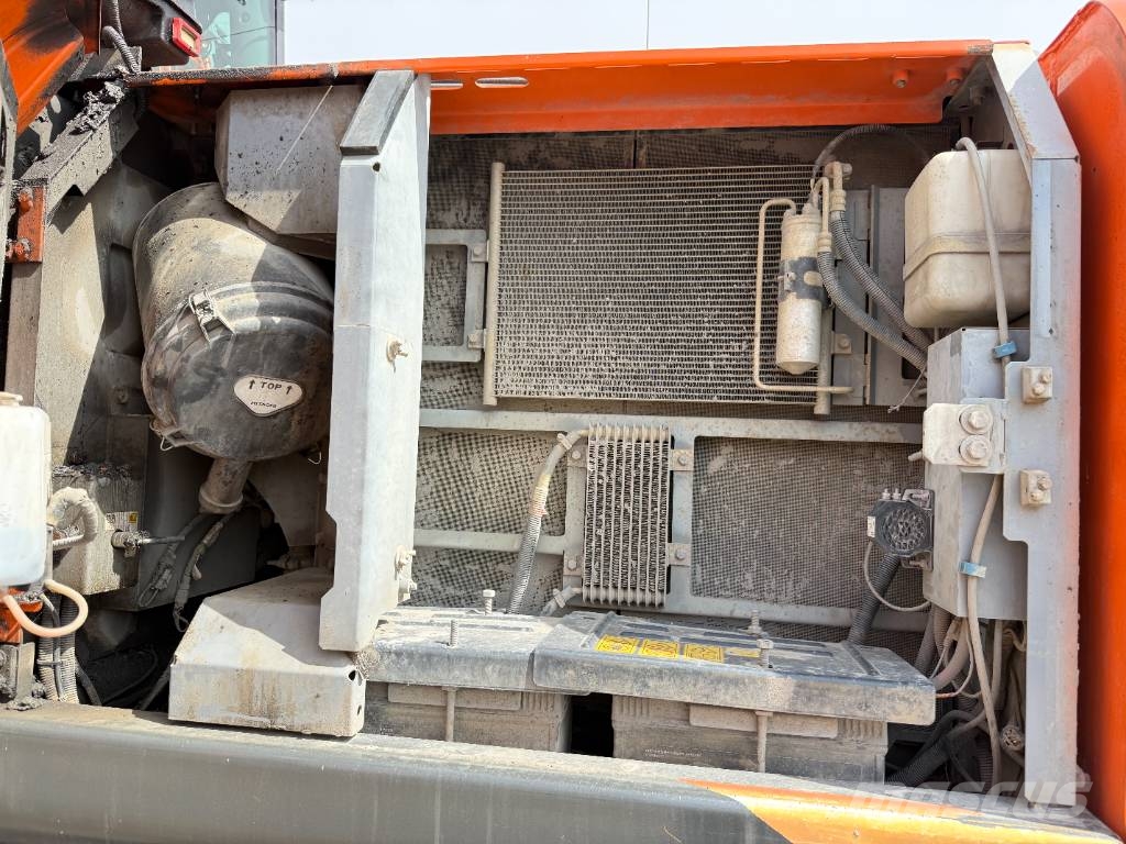 Hitachi ZX170W-5B - Blade / Triple Boom / Auto Greasing Wielgraafmachines