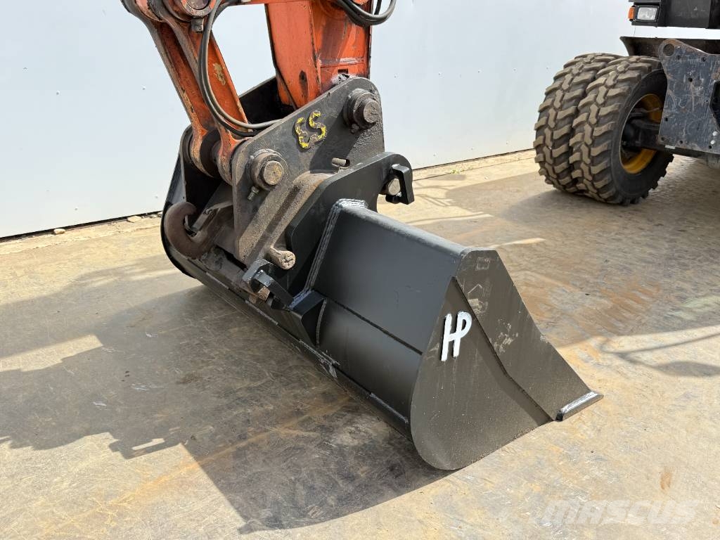 Hitachi ZX170W-5B - Blade / Triple Boom / Auto Greasing Wielgraafmachines