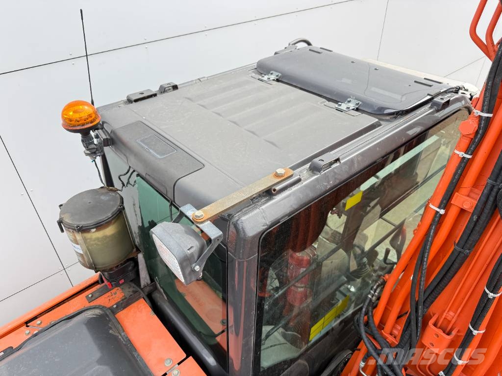 Hitachi ZX170W-5B - Blade / Triple Boom / Auto Greasing Wielgraafmachines