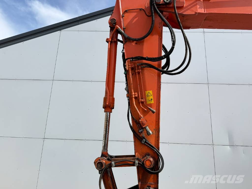 Hitachi ZX170W-5B - Blade / Triple Boom / Auto Greasing Wielgraafmachines