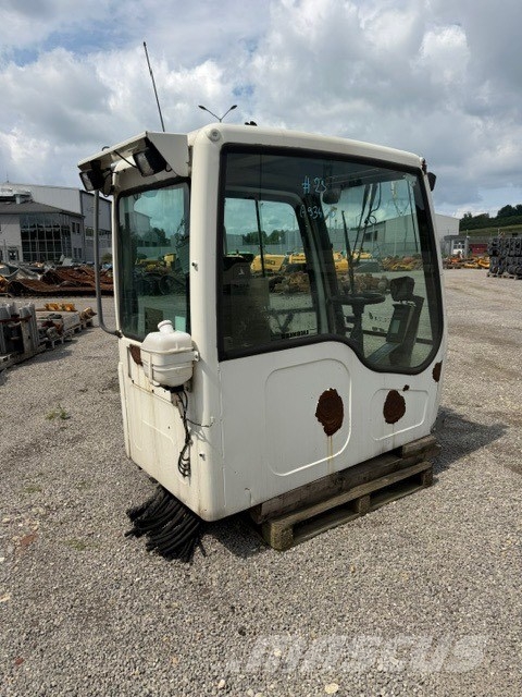 Liebherr A 934 C HD USED CAB Cabine en interieur