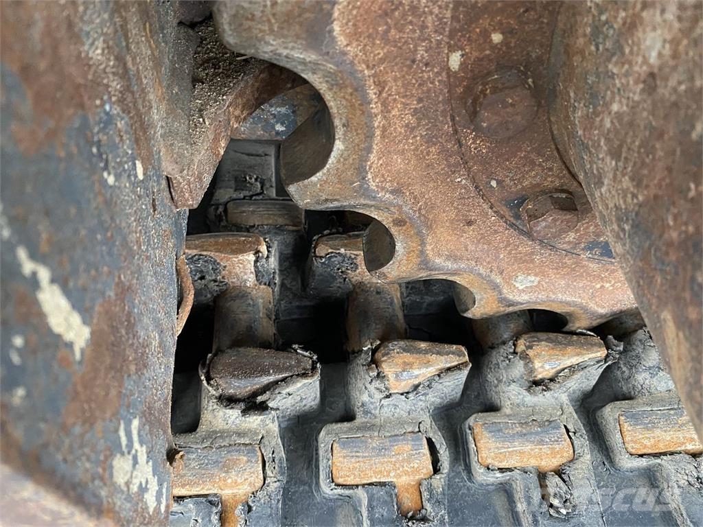 Yanmar VIO80-1A حفارات بعجل