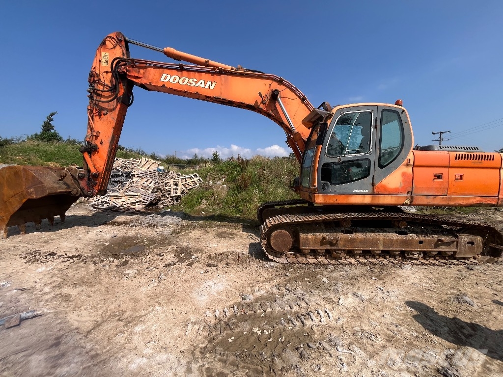 Doosan Solar 255 LC V Excavadoras de cadenas