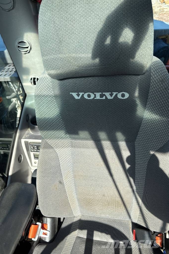 Volvo EWR 150 E Ekskavatori uz riteņiem