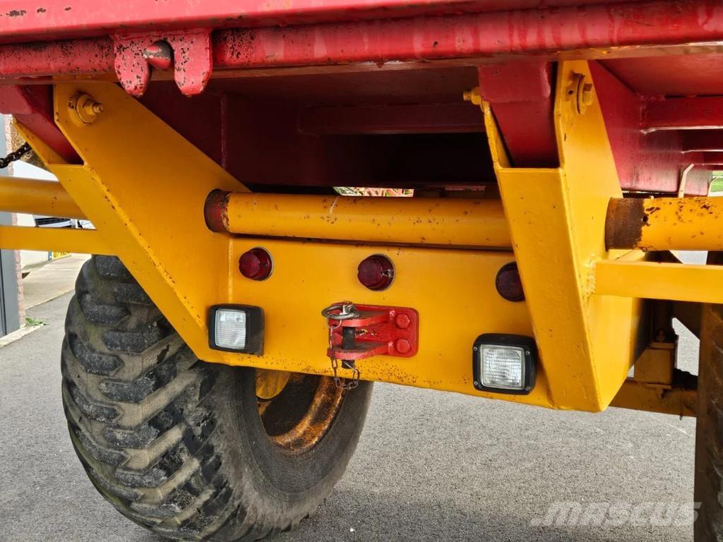 Schuitemaker Silagekipwagen ماكينات منفعة عامة