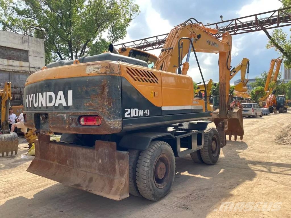 Hyundai R210W-9 Wheeled excavators
