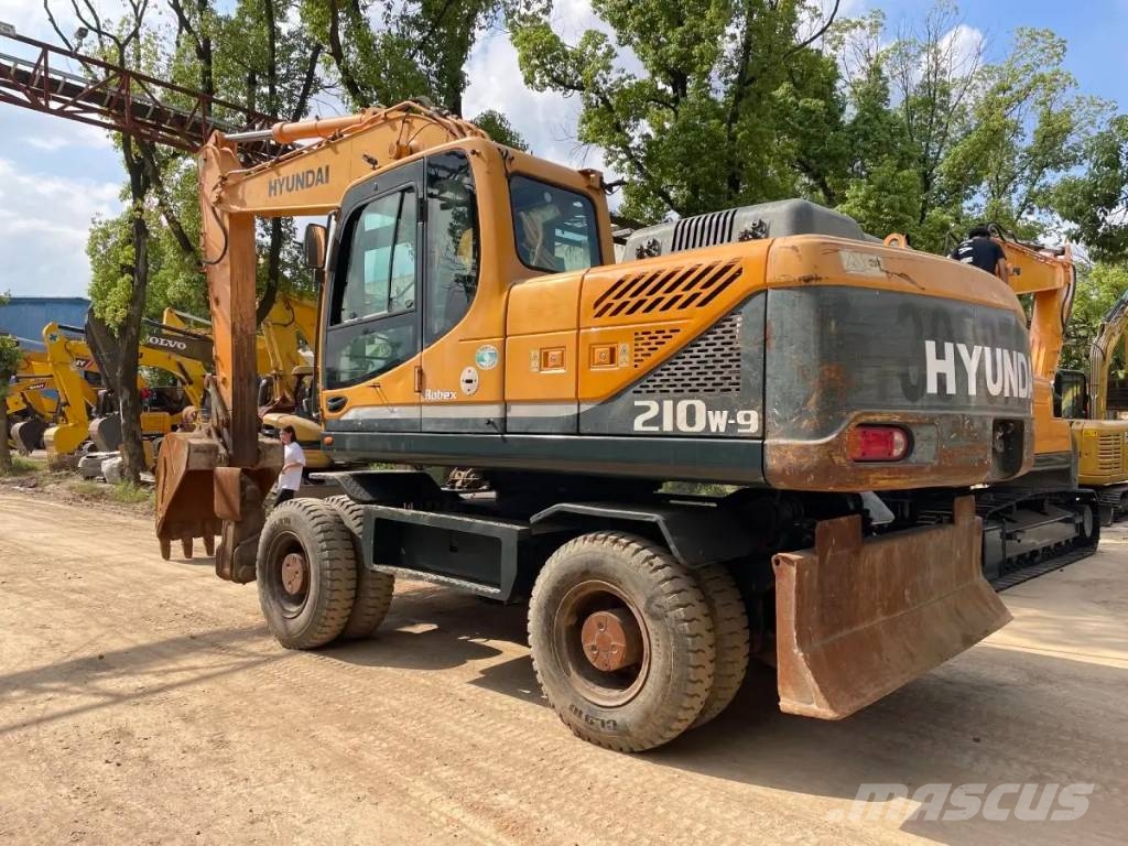 Hyundai R210W-9 Wheeled excavators