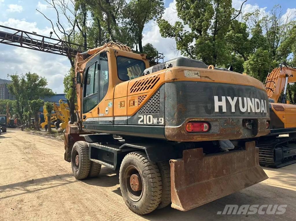 Hyundai R210W-9 Wheeled excavators