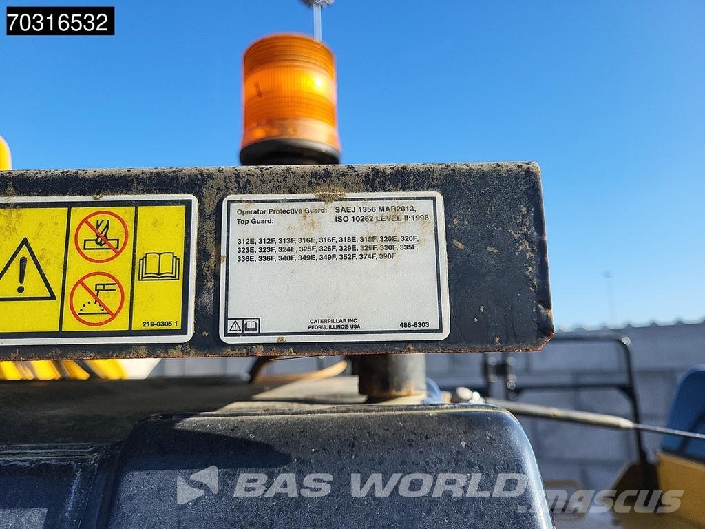 CAT 352 F حفارات زحافة