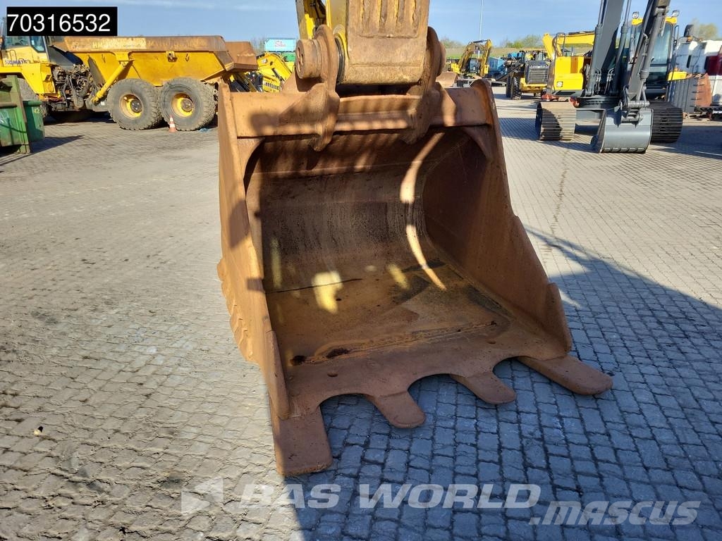 CAT 352 F حفارات زحافة