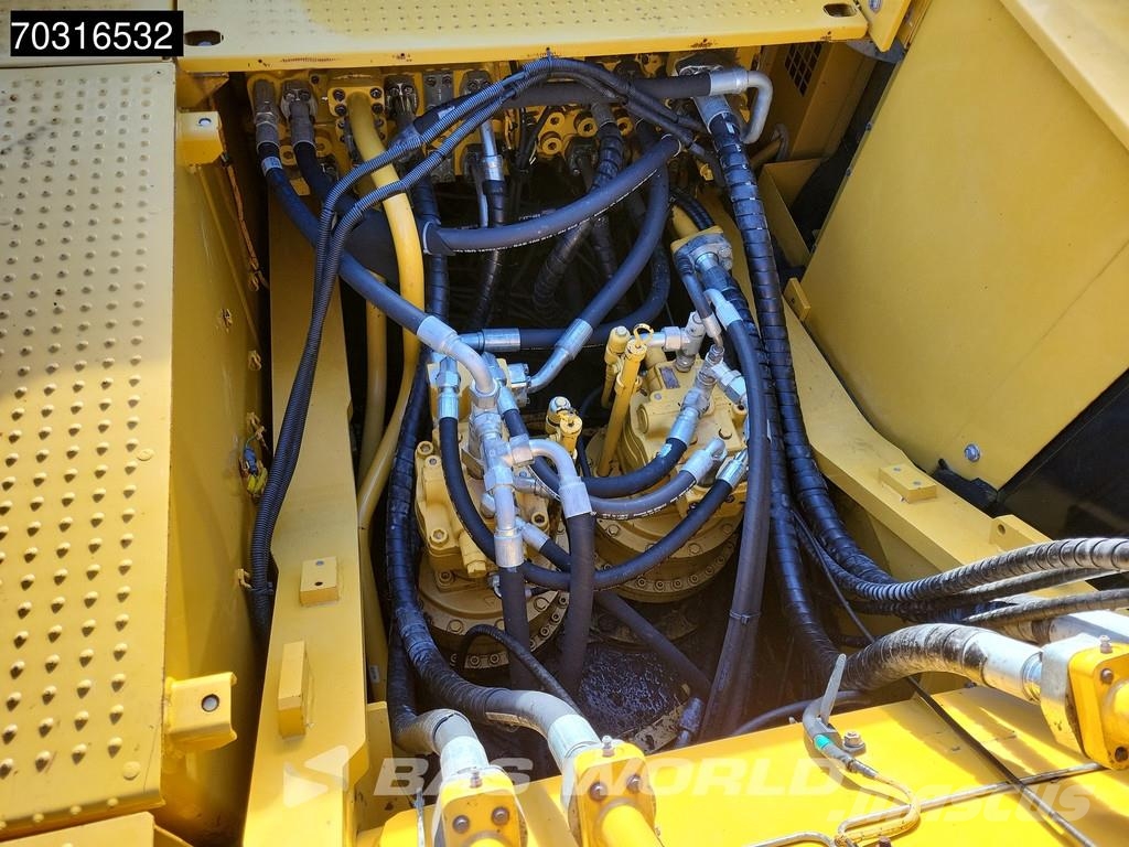 CAT 352 F حفارات زحافة