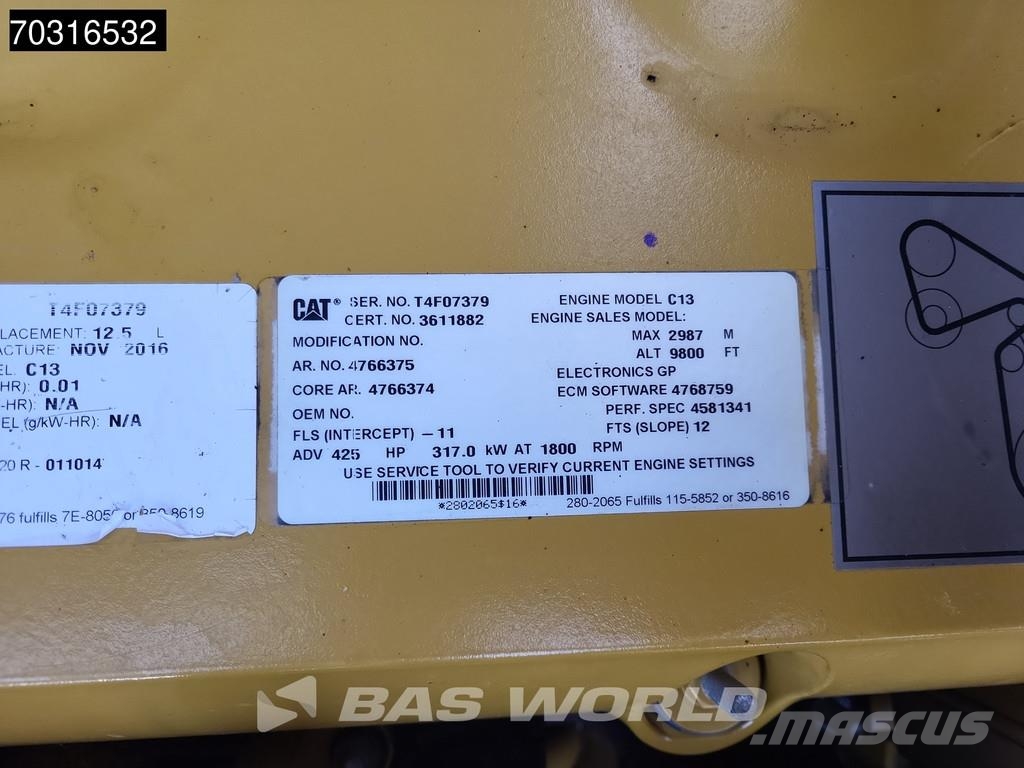 CAT 352 F حفارات زحافة