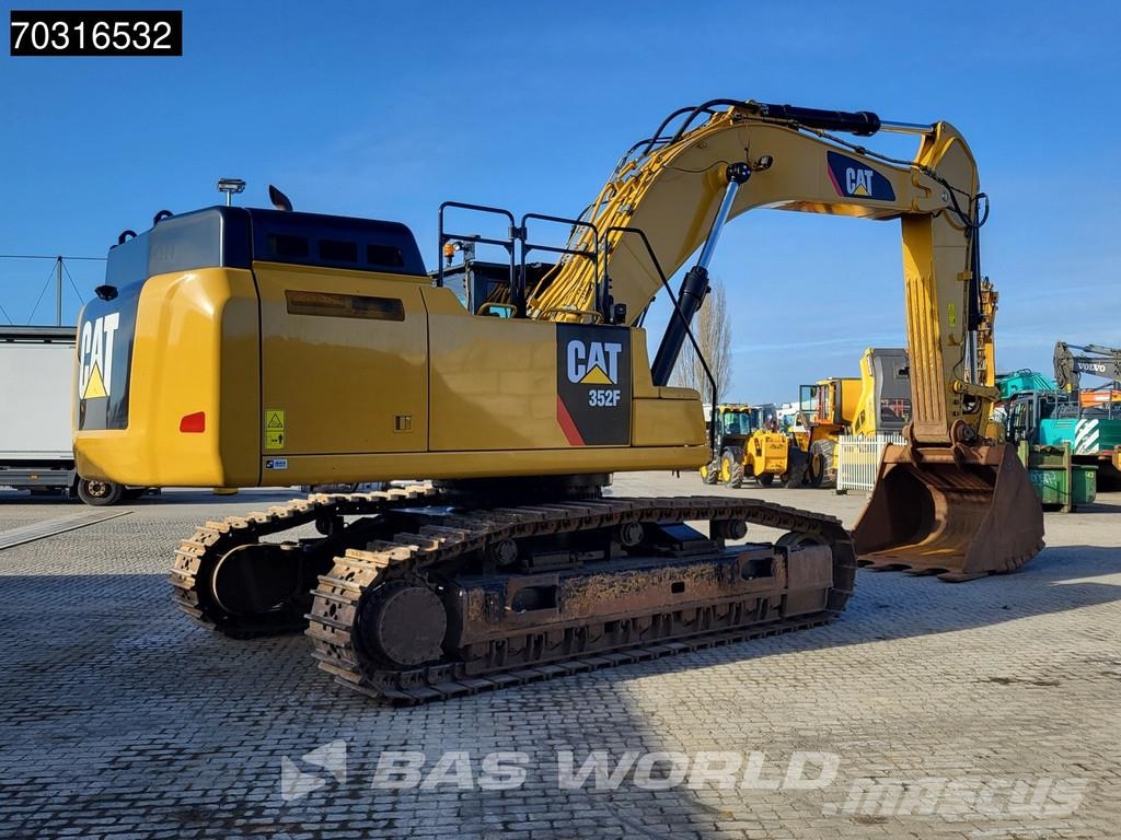 CAT 352 F حفارات زحافة