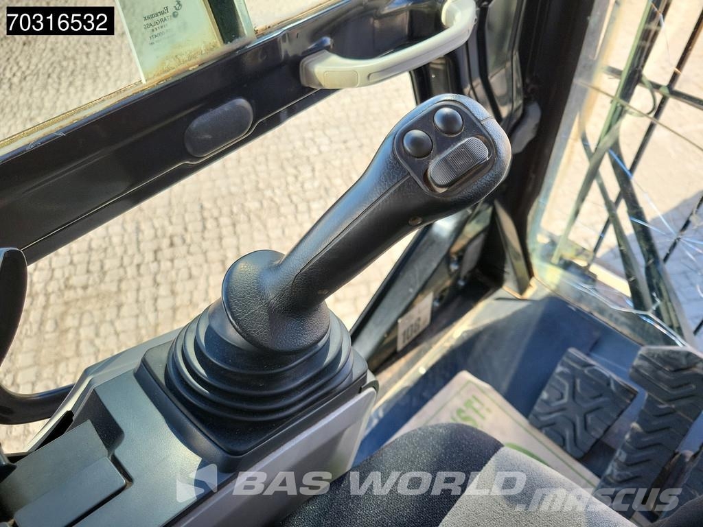 CAT 352 F حفارات زحافة