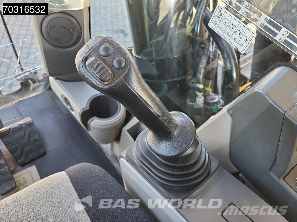 CAT 352 F حفارات زحافة