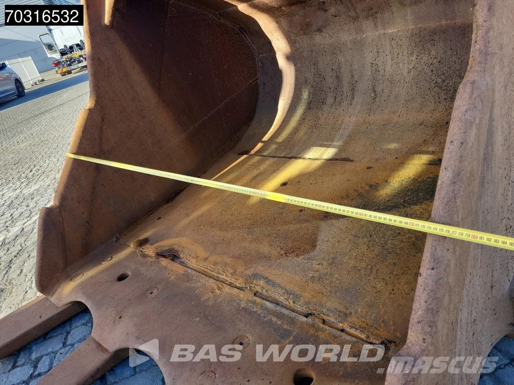 CAT 352 F حفارات زحافة