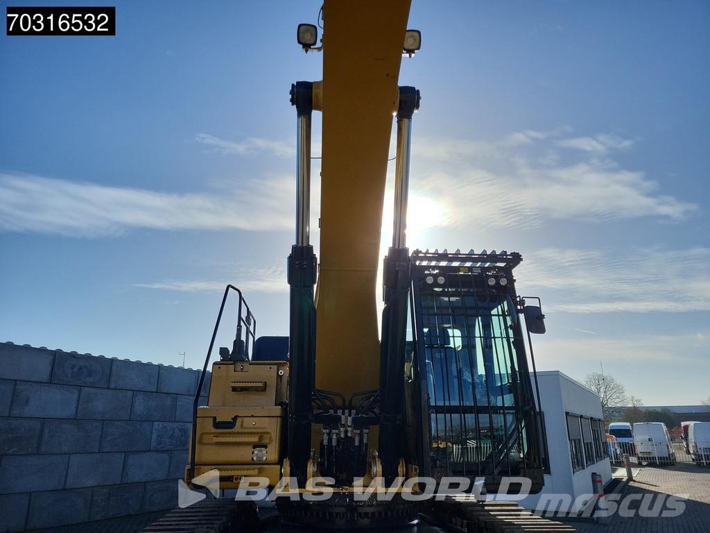 CAT 352 F حفارات زحافة