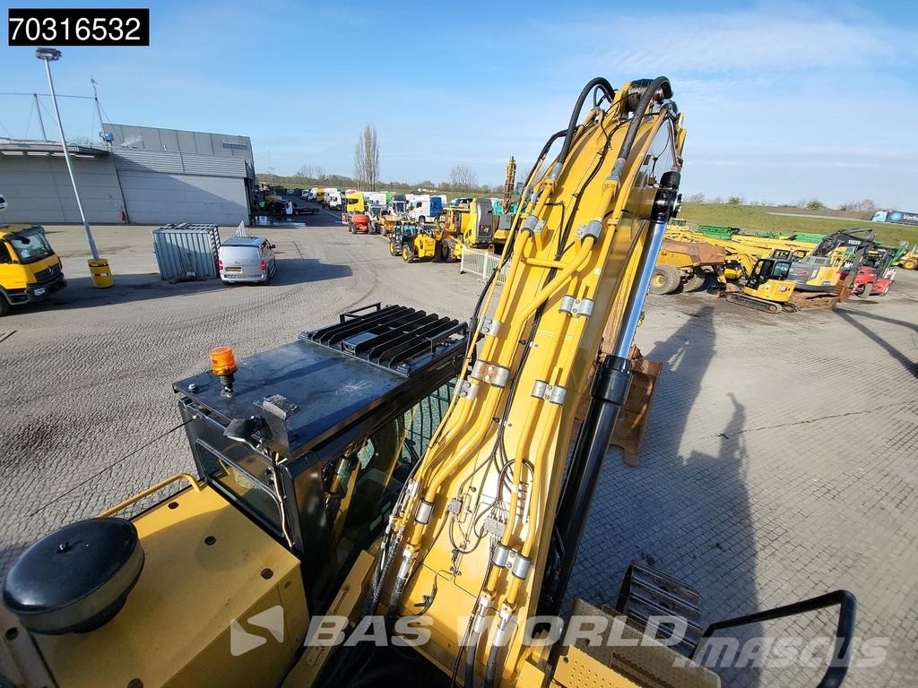 CAT 352 F حفارات زحافة