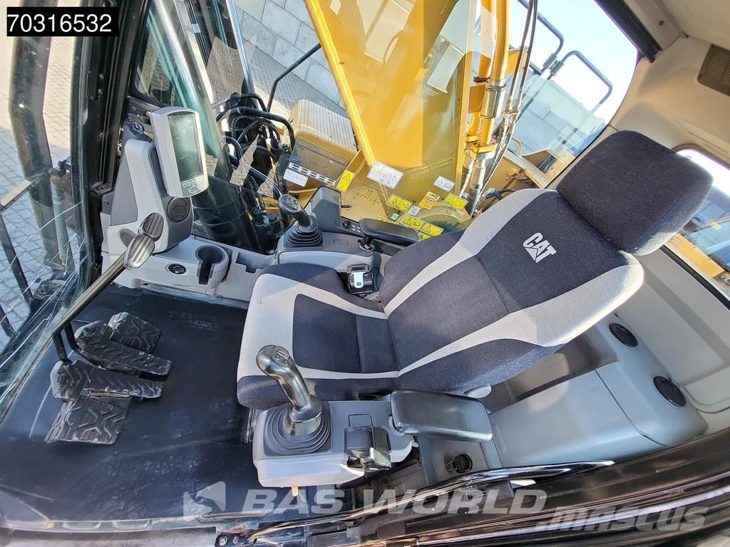 CAT 352 F حفارات زحافة
