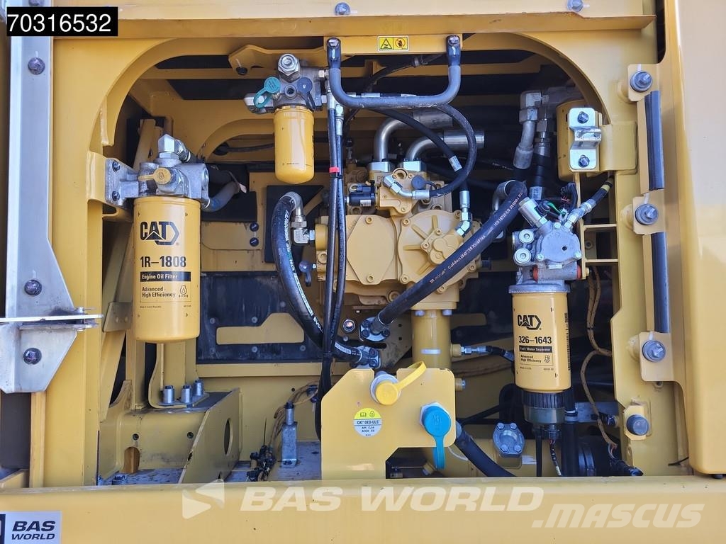 CAT 352 F حفارات زحافة