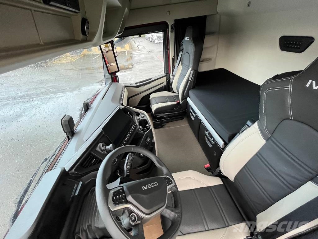 Iveco AS350X50YFS FABRIKSNY 平板车
