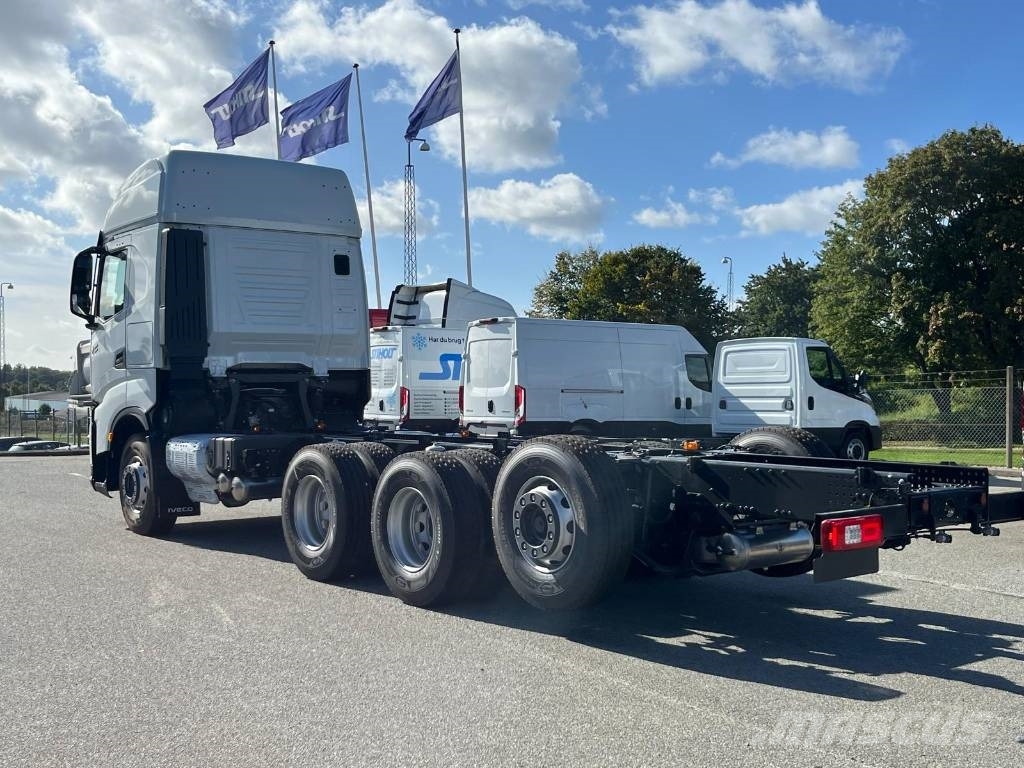 Iveco AS350X50YFS FABRIKSNY 平板车
