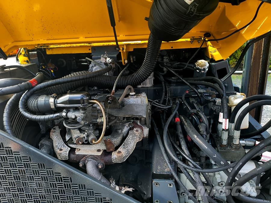 Combilift CB4000 Чотириходові річ-траки