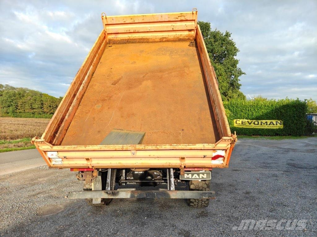 MAN L2000 4x4 10.220 + Army Shelter container Tippbil
