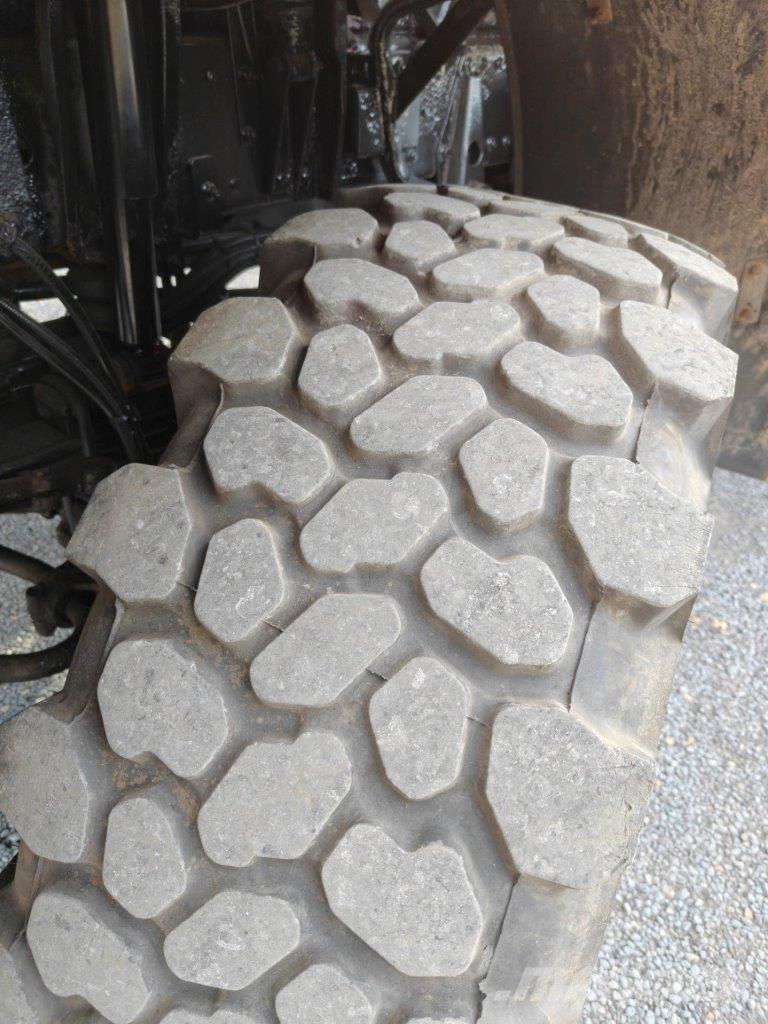 MAN L2000 4x4 10.220 + Army Shelter container Tippbil