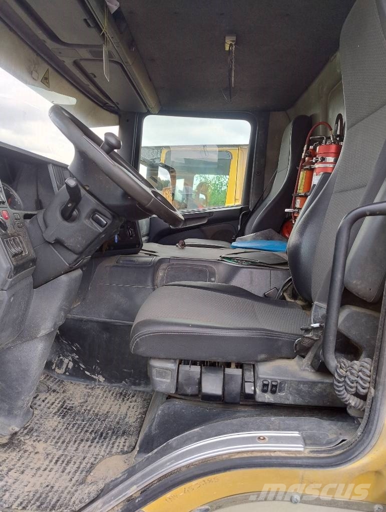 Scania P 250 Camiones bañeras basculantes o volquetes