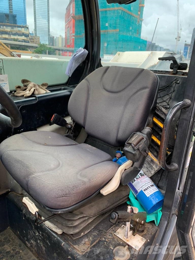 Bobcat Telehandler T40180 テレスコーピックハンドラー