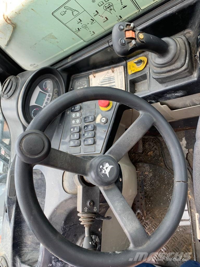 Bobcat Telehandler T40180 テレスコーピックハンドラー