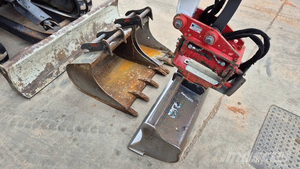 Bobcat E26 - POWERTILT - 2019 YEAR - 1670 HOURS Minigraafmachines < 7t
