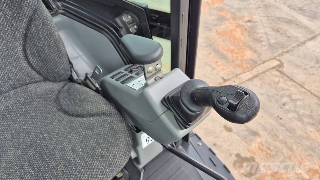 Bobcat E26 - POWERTILT - 2019 YEAR - 1670 HOURS Minigraafmachines < 7t