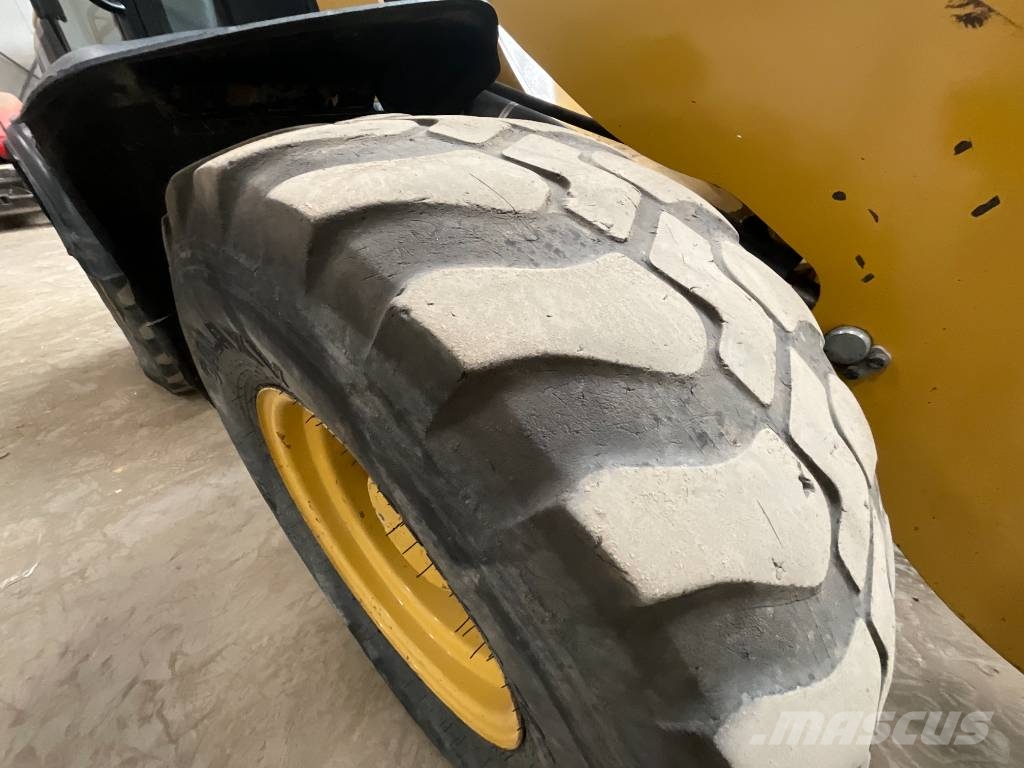 CAT 908 H 2 لوادر بعجل