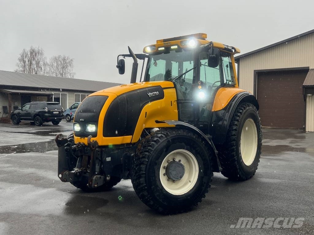Valtra M150