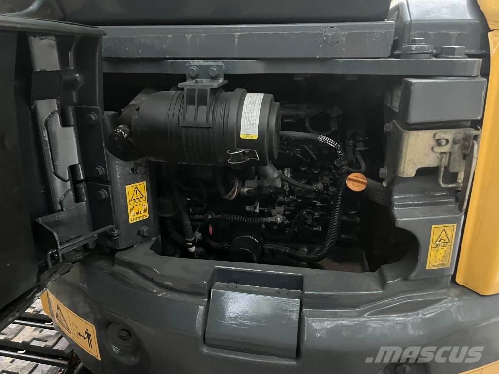 Komatsu PC50 小型挖掘机